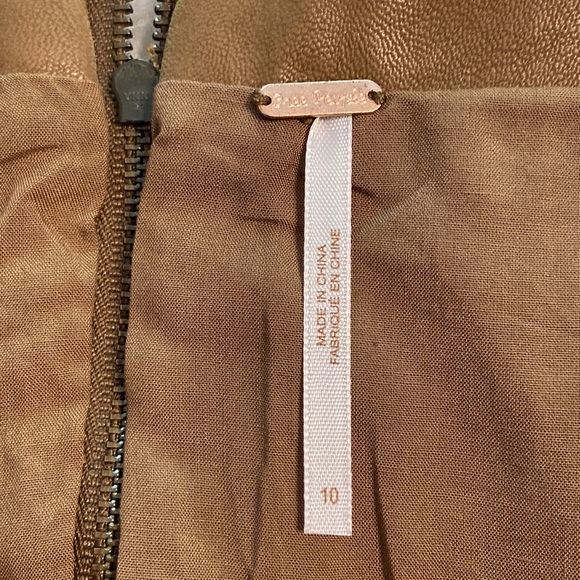 Free People Skirt size 10 color tan excellent condition length 17” waist 30” - Picture 4 of 8
